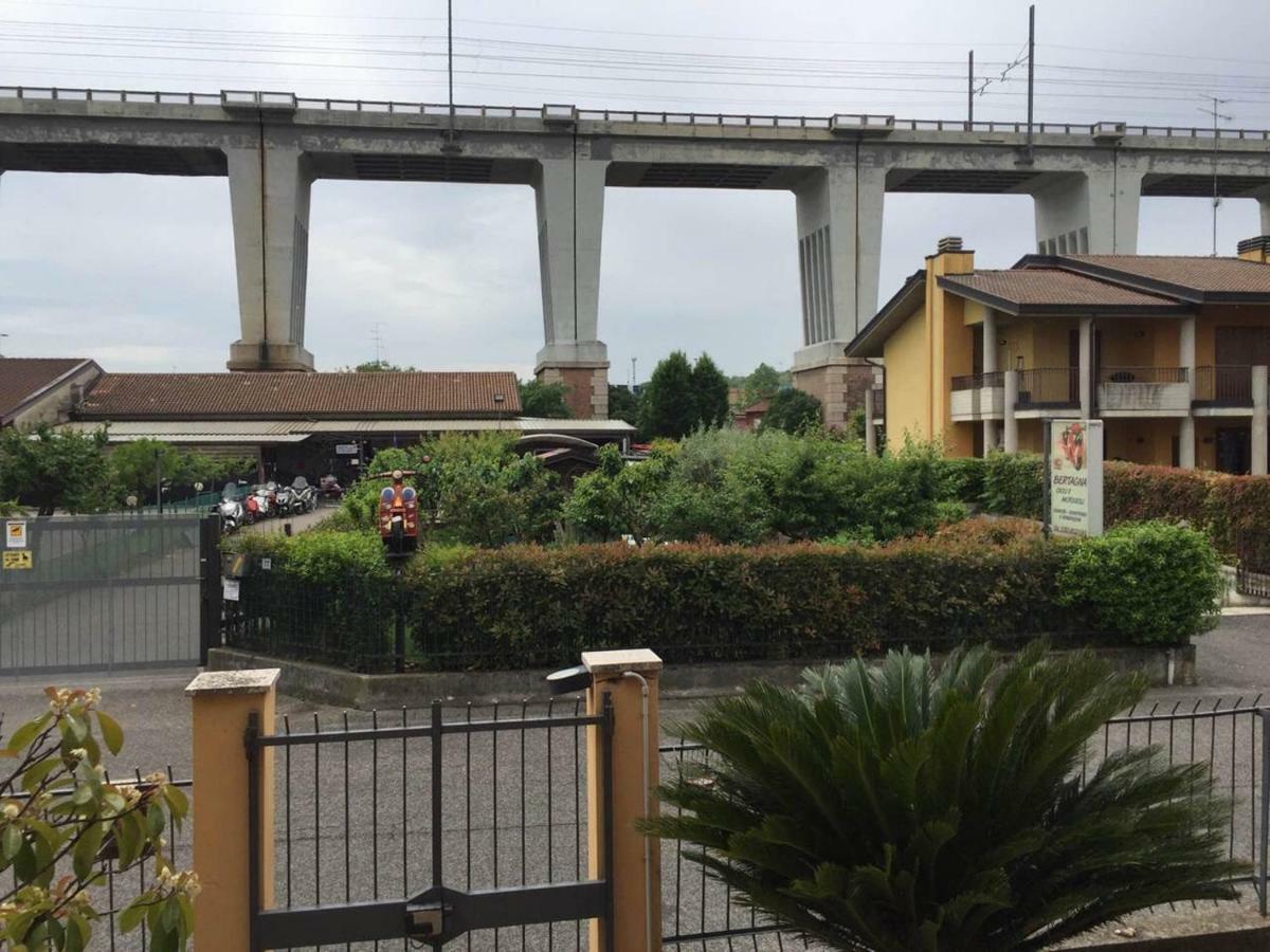 Guest House Persico デセンツァーノ・デル・ガルダ エクステリア 写真